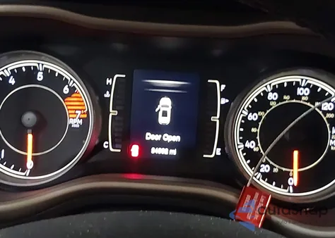 2018 Jeep Cherokee Latitude 4X4 z USA, uszkodzony, nr VIN 1C4PJMCB2JD506276